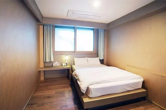 Hotel Raum Jeju 3*,